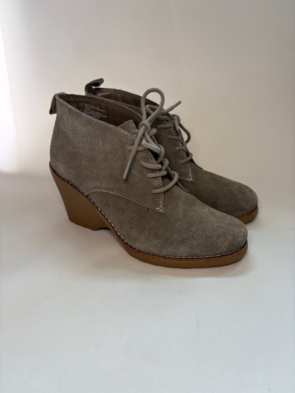 White Mountain Lambert Taupe Suede Wedge Ankle Bootie Size 10‎